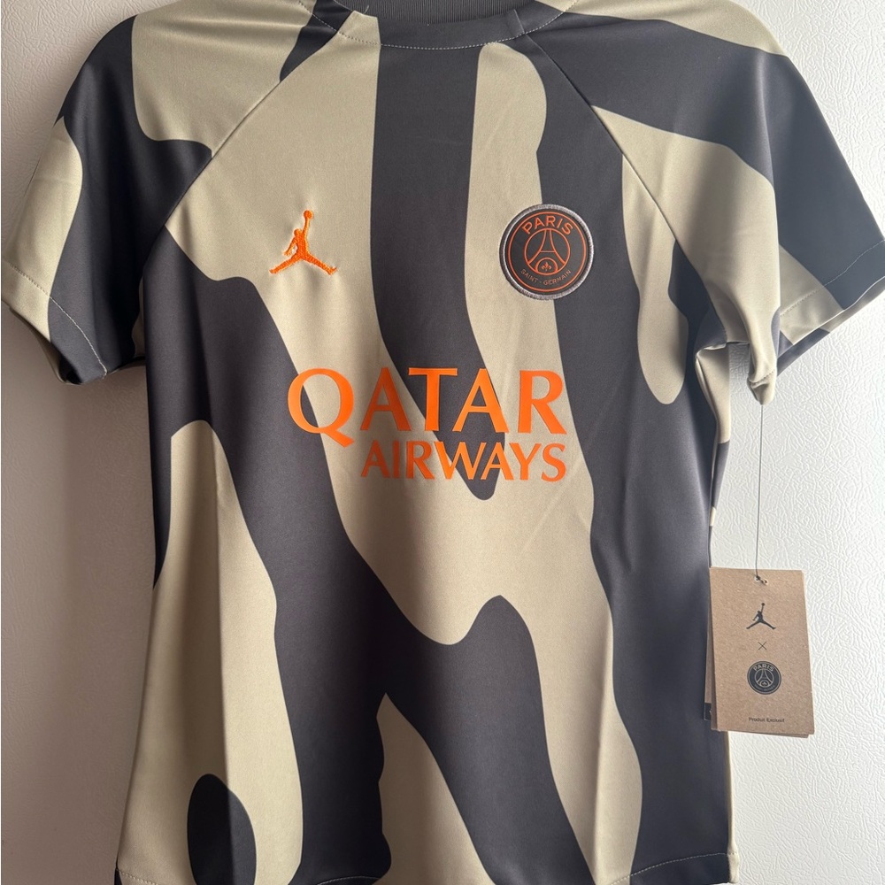 Nike Women's Paris St Germain Jordan Camouflage Jersey - Gray and Cream,Dry Fit